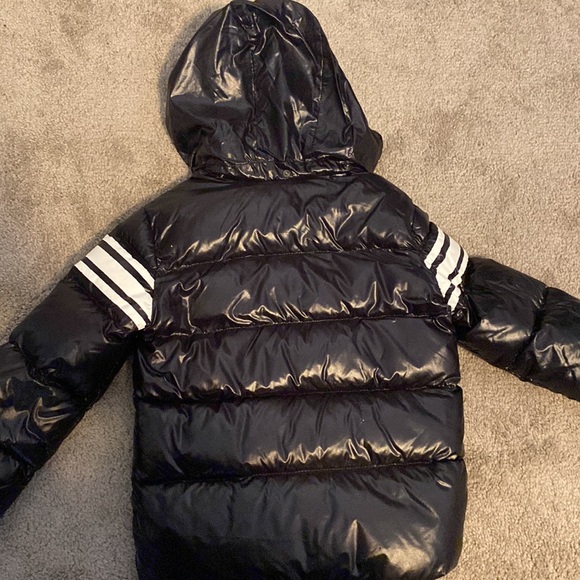 Too small - Picture 2 of 8